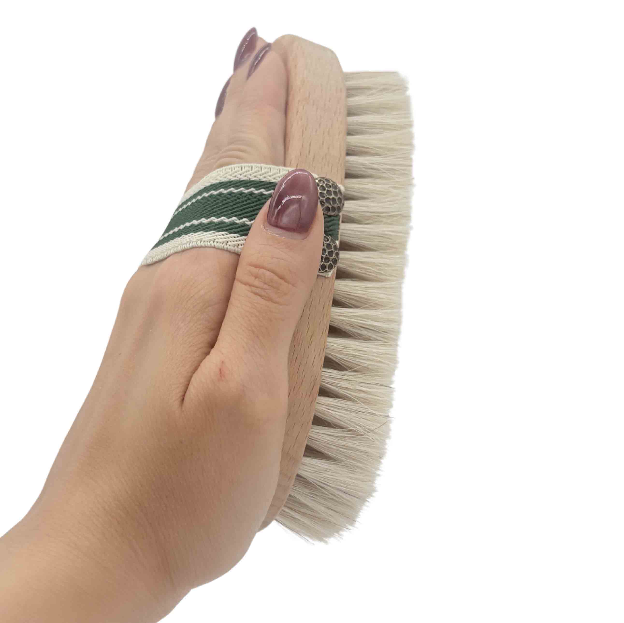 برس بدن خشک WKD دردست